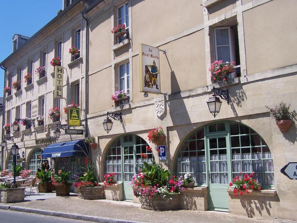 Hostellerie Saint Martin- Logis Hotel Et Restaurant Creully sur Seulles Exterior foto