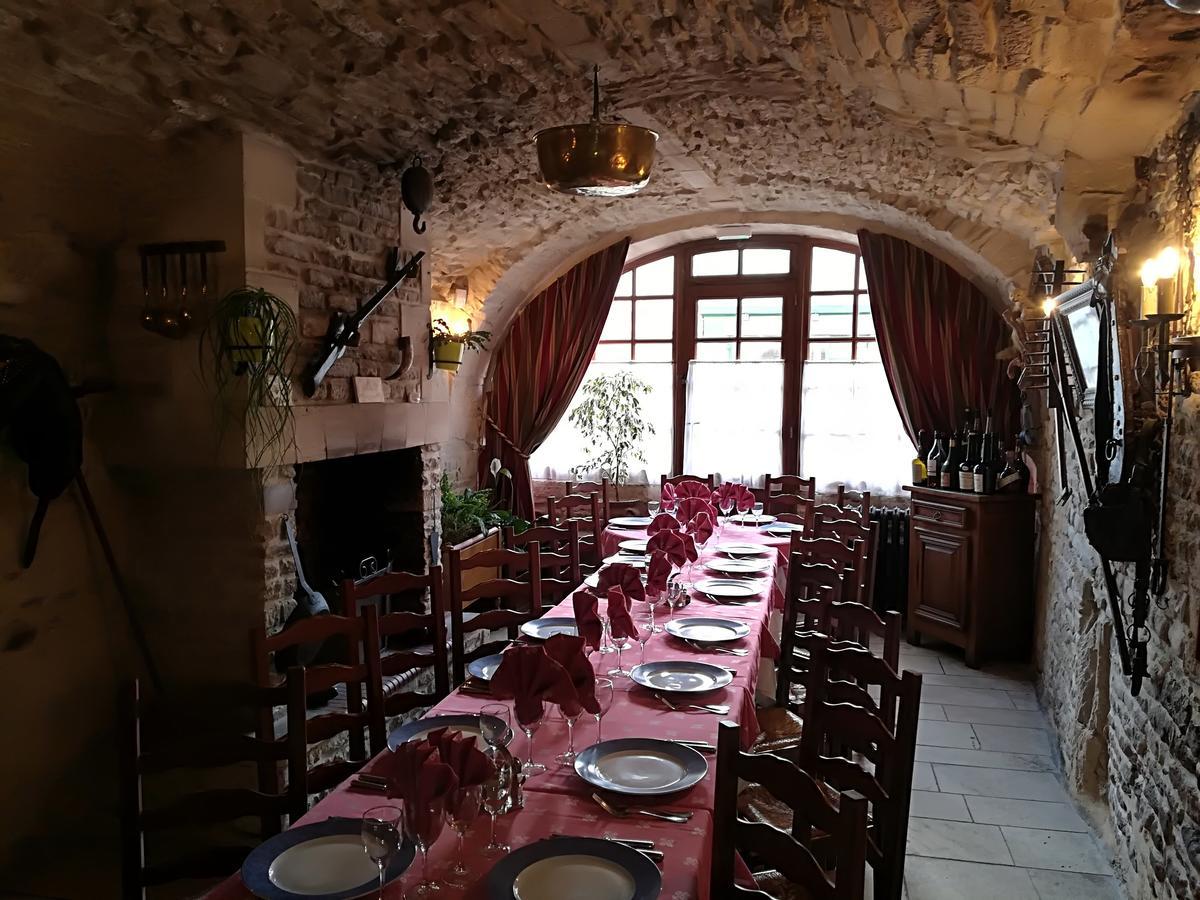 Hostellerie Saint Martin- Logis Hotel Et Restaurant Creully sur Seulles Exterior foto