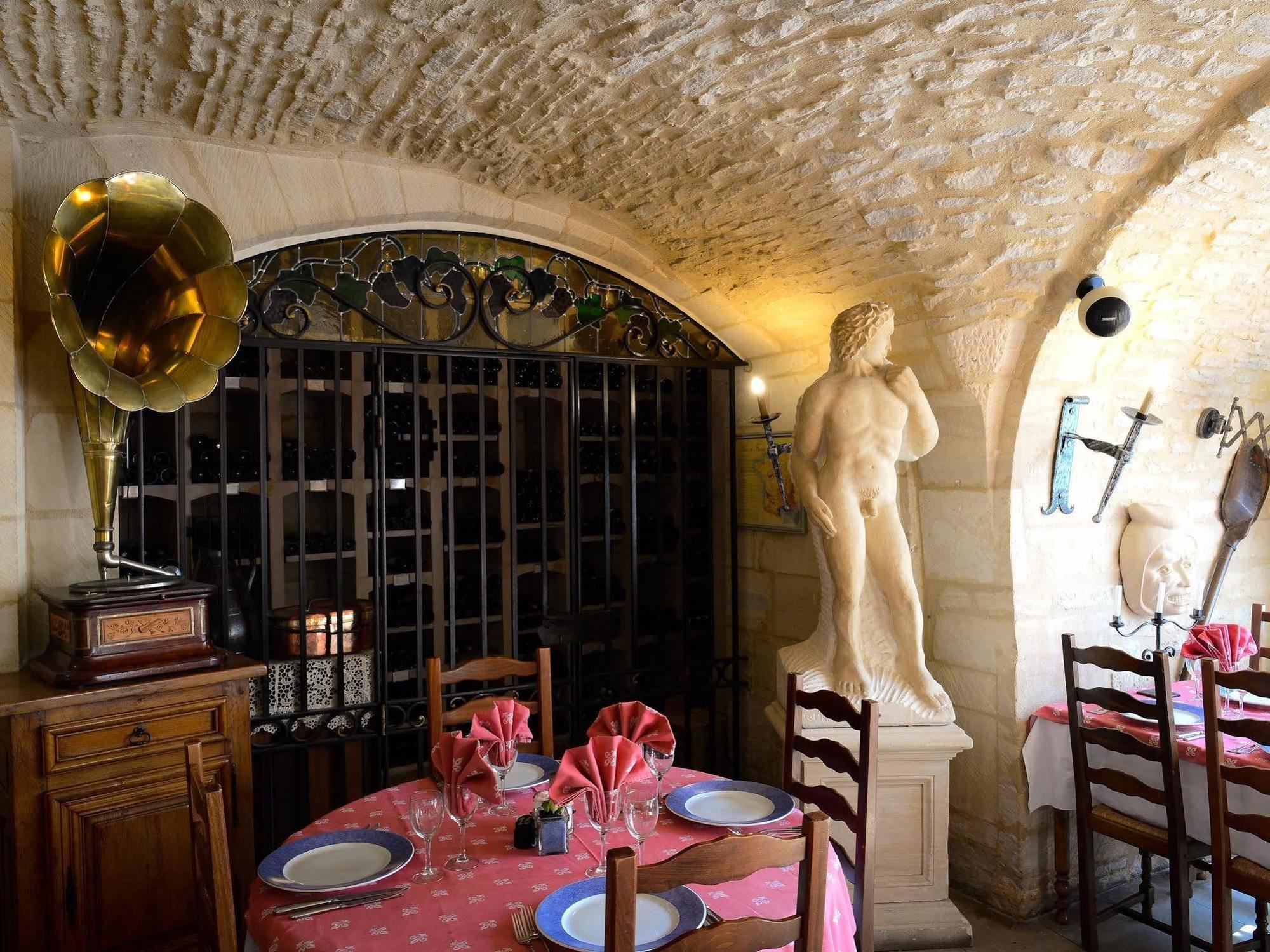 Hostellerie Saint Martin- Logis Hotel Et Restaurant Creully sur Seulles Exterior foto